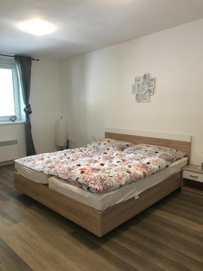 Apartman Plovarna กาเมนิเซนาดลิโป ภายนอก รูปภาพ