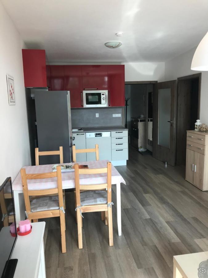 Apartman Plovarna กาเมนิเซนาดลิโป ภายนอก รูปภาพ